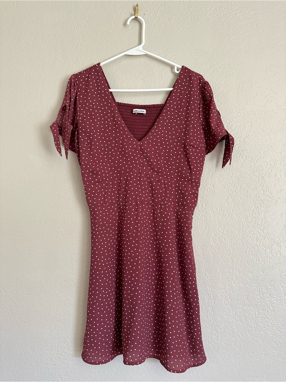 Abercrombie & Fitch Burgundy Polka Dot V-Neck Mini Dress